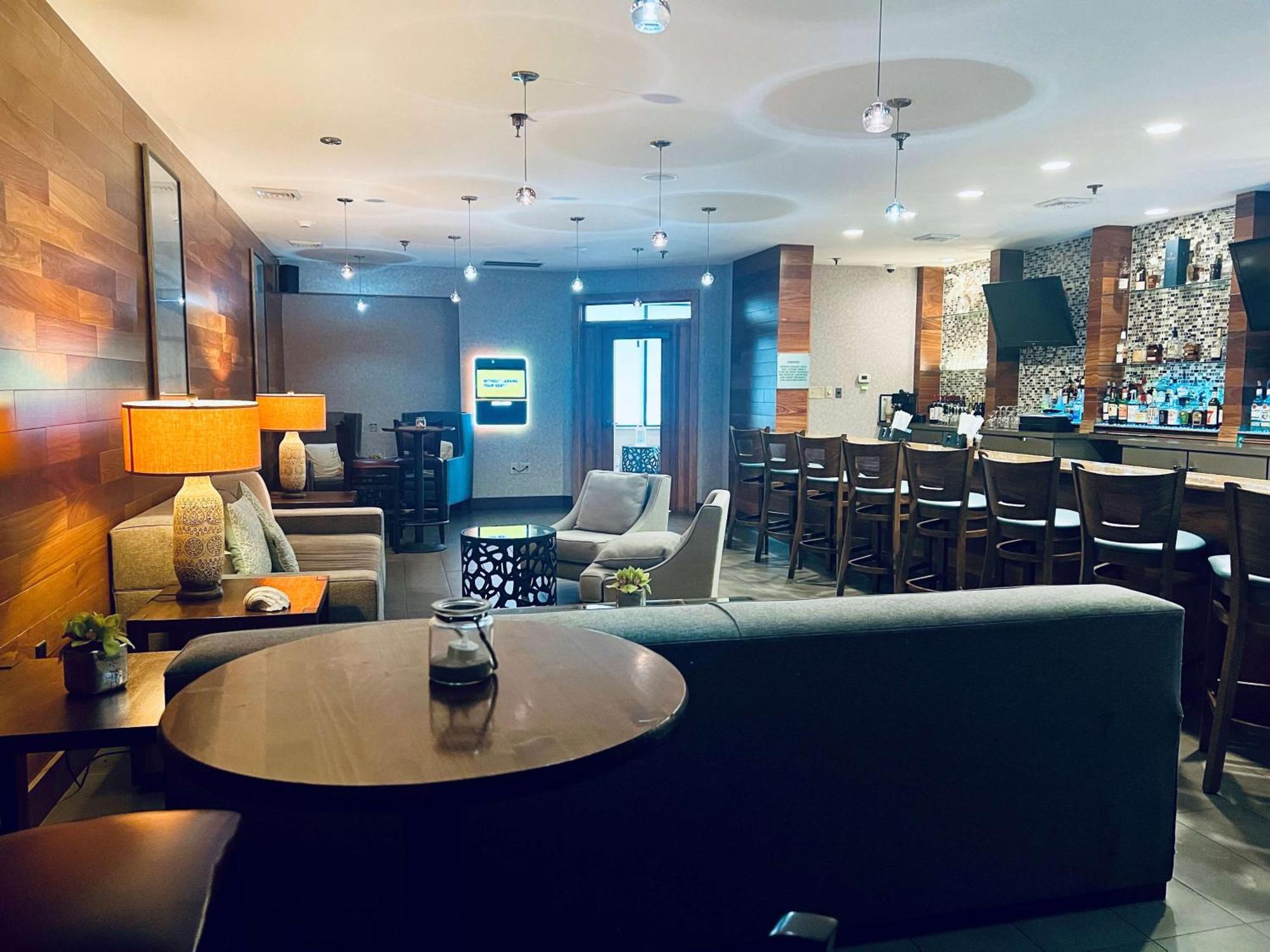 Doubletree By Hilton Atlantic Beach Oceanfront Екстер'єр фото